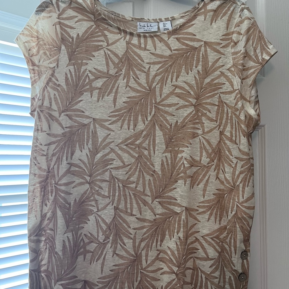 Nicole Miller Beige Leaf Print Short Sleeve Tee